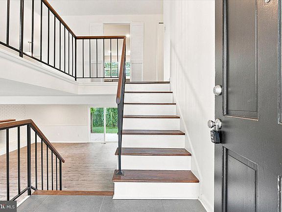 2nd image of 13143 Melville Ln