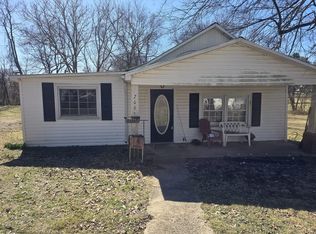 2066 Indian Mound Rd, Woodlawn, TN 37191