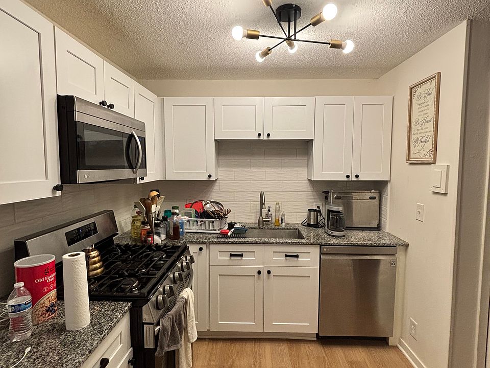 1st image of 1433 4th St NE #1