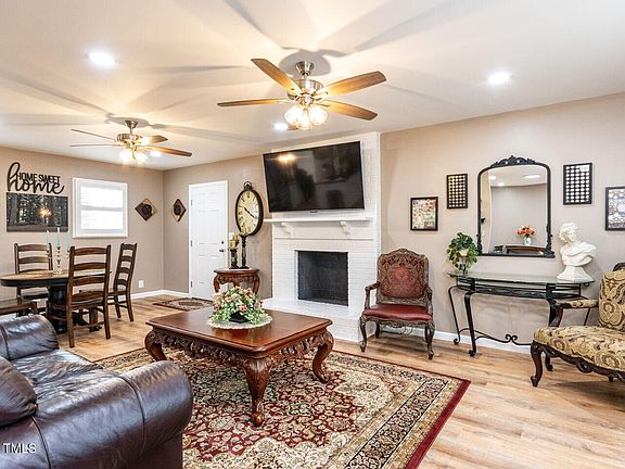 5th image of 4704 Upchurch Ln