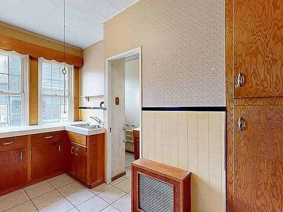 5th image of 14 Hadwen Rd