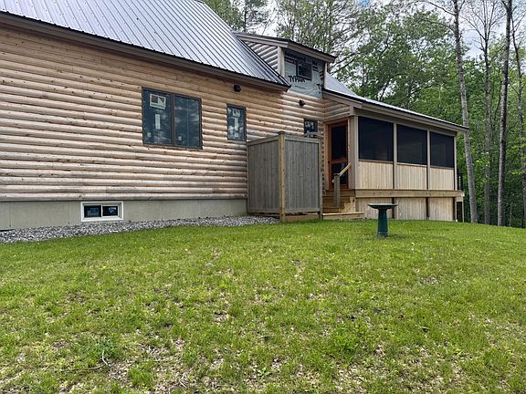 3rd image of 886 Middle Road