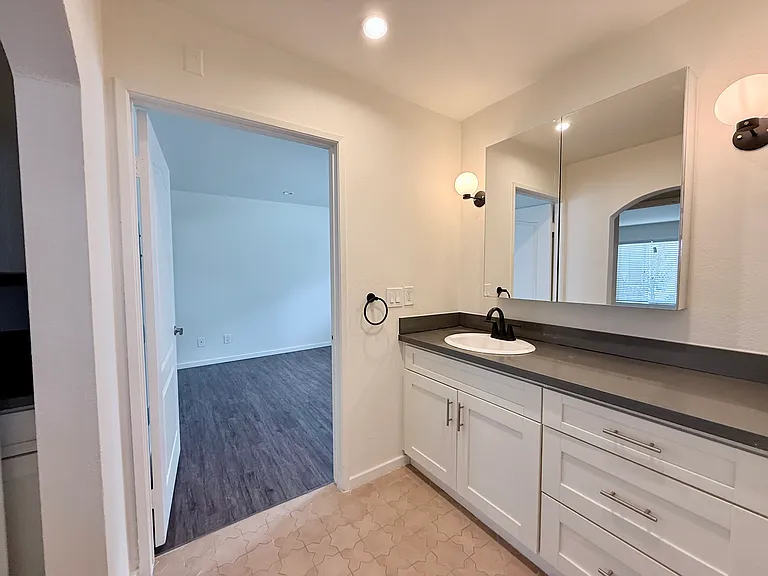 Mansfield Terrace Apartments — Photo 44