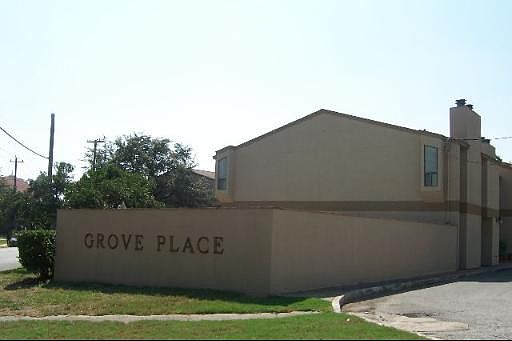 4th image of 140 GROVE PL #140