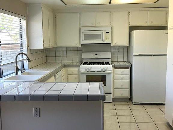 5th image of 3995 Monterey Ct