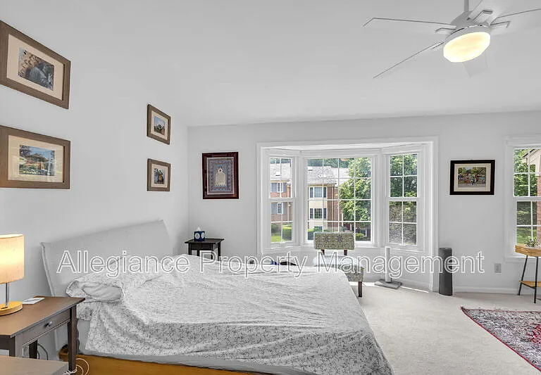 6861 Williamsburg Pond Ct — Photo 18