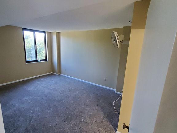 4th image of 7401 Westlake Ter APT 403