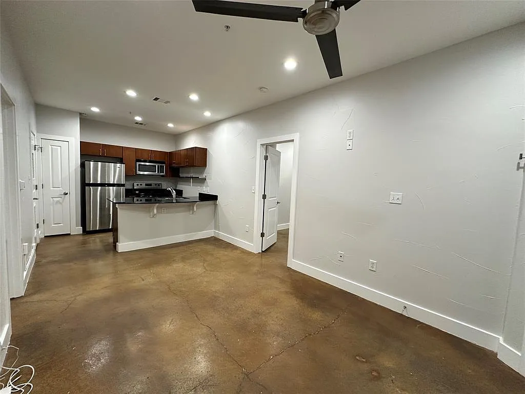 2 bed, 2.0 bath, 863 sqft, $1,800 — Photo 4