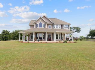 11 Tyler Ln, Hooks, TX 75561