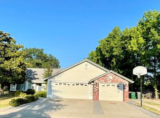 2185 Drexel Way, Redding, CA 96001