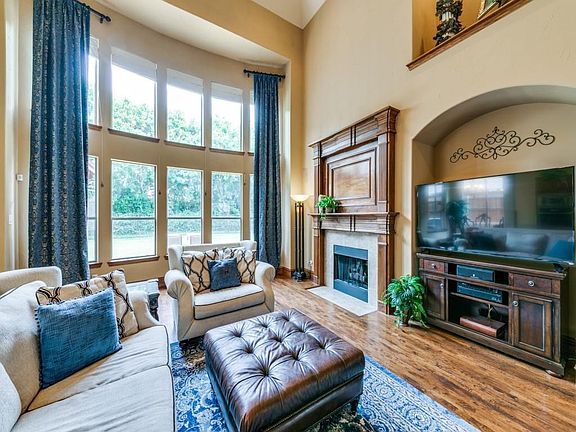 4th image of 1201 Luna Ln