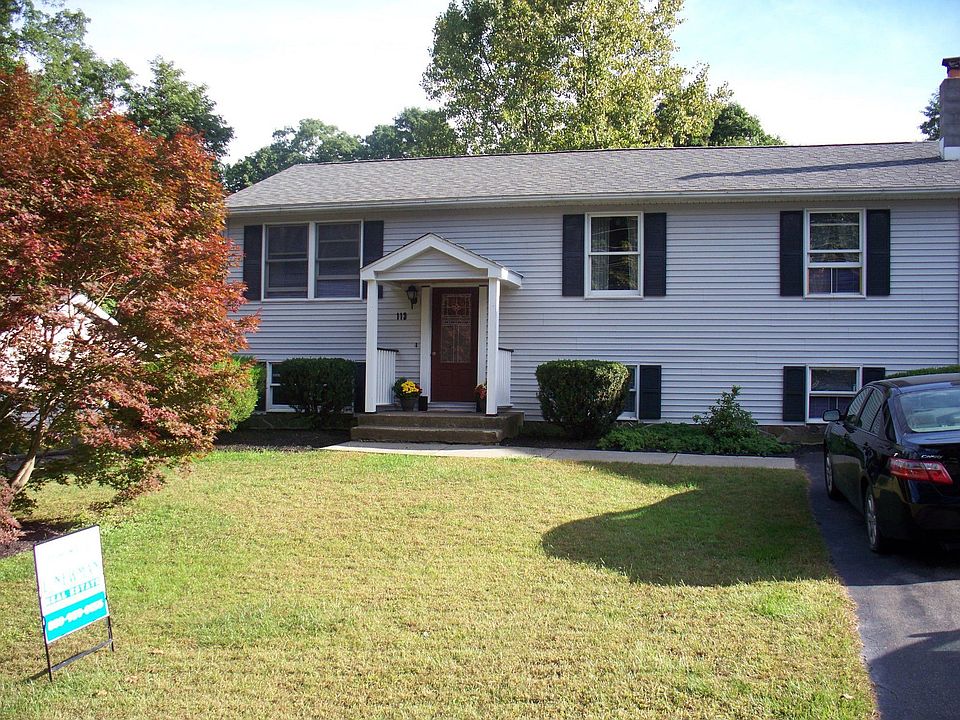 Open floor plan - family neighborhood