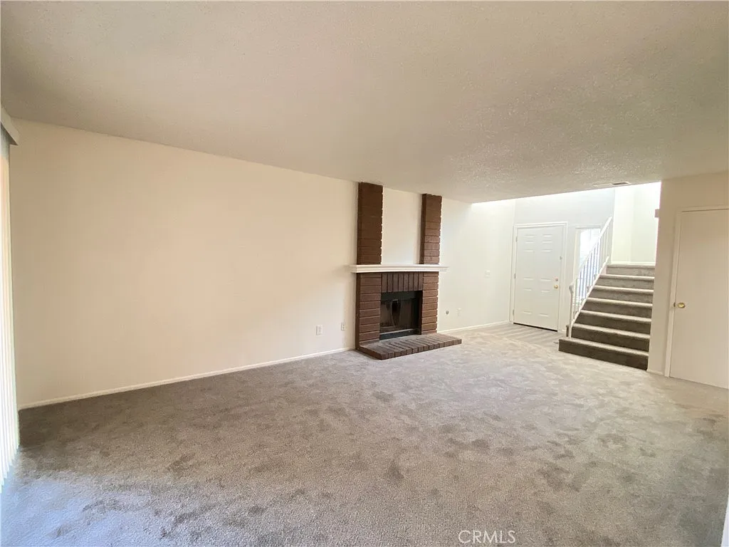3 bed, 2.5 bath, 1544 sqft, $2,700 — Photo 3