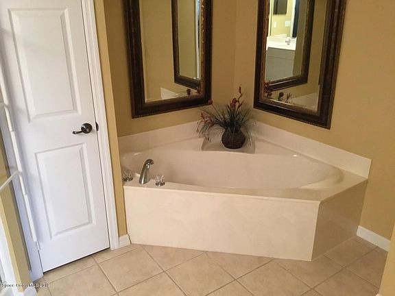 5th image of 8871 Lake Dr APT G404