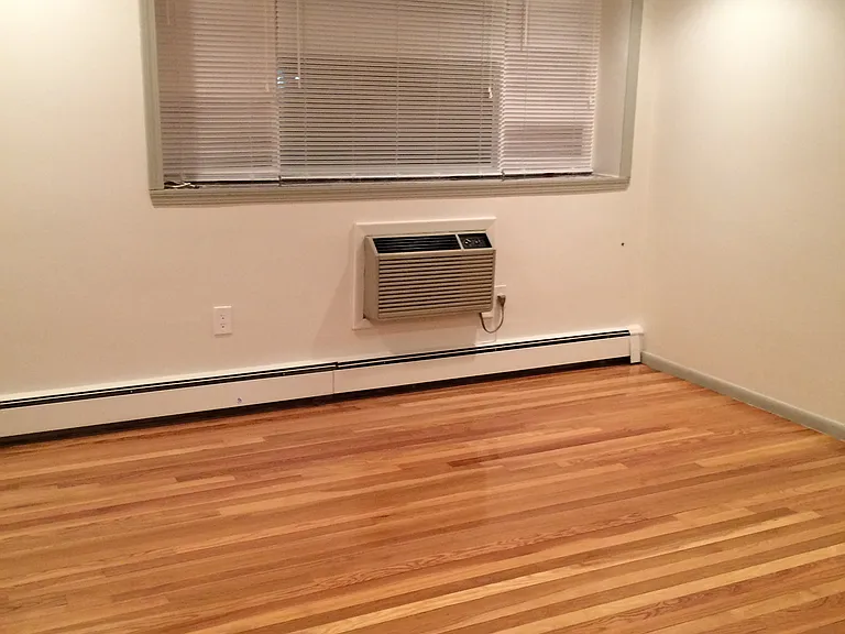 360 Market St #8B — Photo 3
