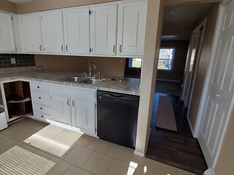 Villager Apartments — Photo 54