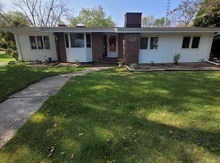 327 Willowbrook Dr, Mason City, IA 50401