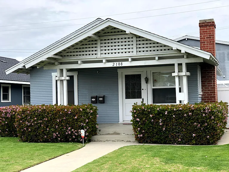 2108 Gramercy Ave — Photo 1
