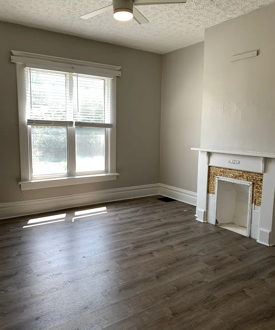 2 bed, 1000 sqft, $1,800 — Photo 2