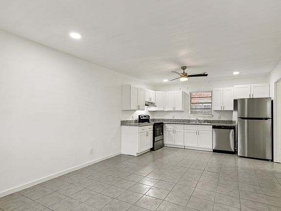 3rd image of 303 Hardy Ave APT 6