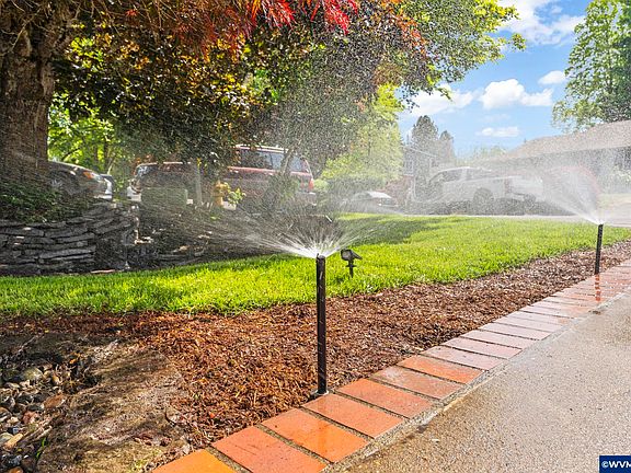4th image of 3045 SE Willow Dr
