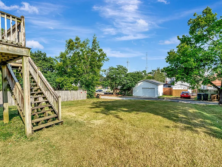 3520 Elkins Ave — Photo 20