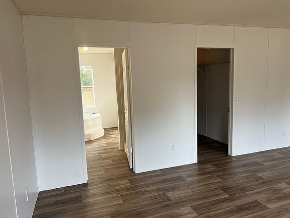 3rd image of 104 Buggy Whip Ln