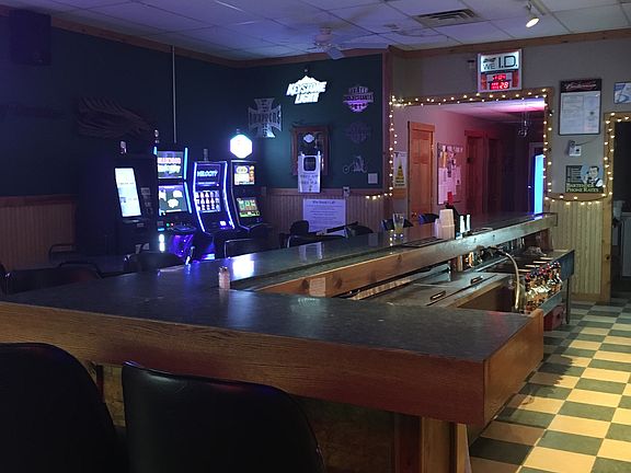 Very clean bar!