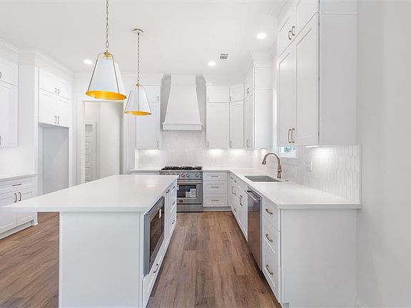 5th image of 301 W 27th Ave