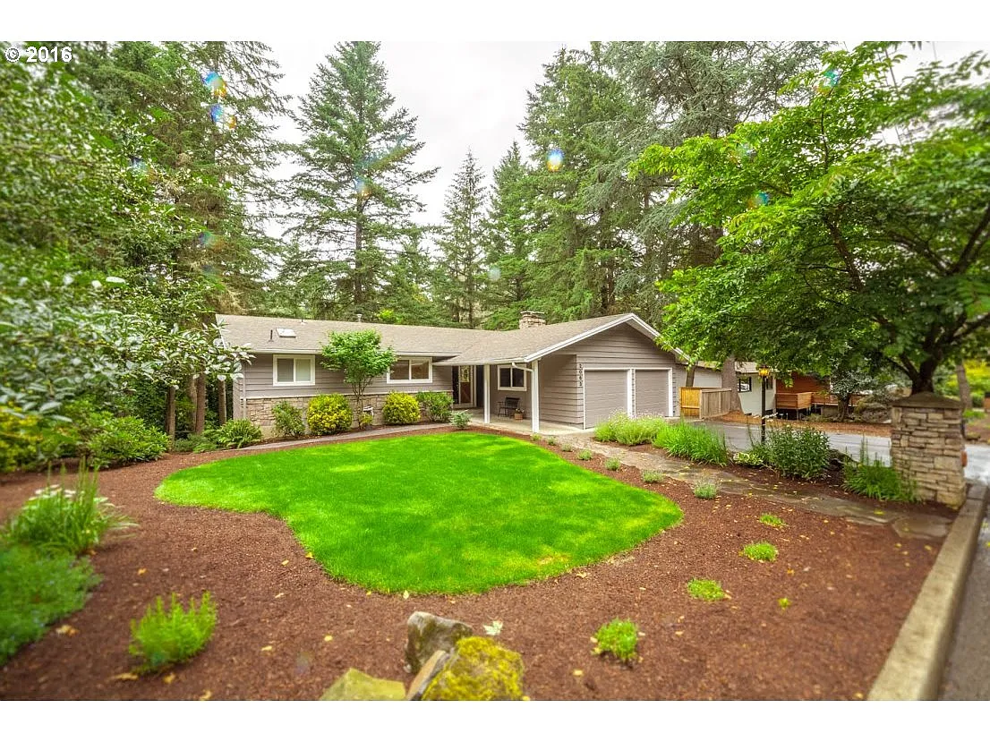 2063 Ridgewood Rd photo 1