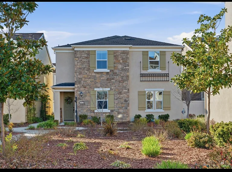 4032 Montcalm Pl — Photo 1