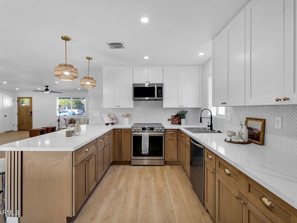 1st image of 1037 E LILAC Drive
