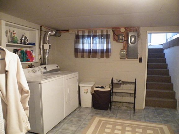 3rd image of 720 Prince St