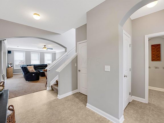 4th image of 450 Hemhill Dr