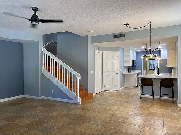 4th image of 1567 Napoli Dr