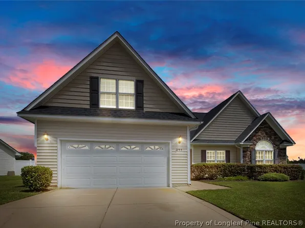 295 Collinwood Dr, Raeford, NC 28376
