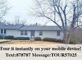 1798 N 6th St, De Soto, MO 63020