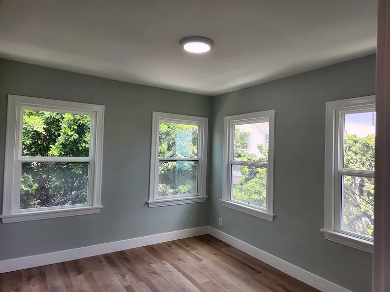 950 1/2 N Serrano Ave — Photo 13