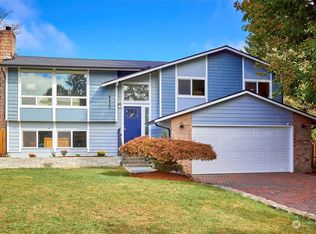 8820 NE 137th St, Kirkland, WA