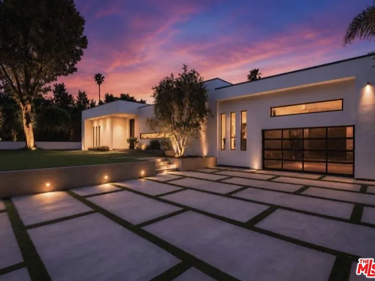 20141 Wells Dr — Photo 1