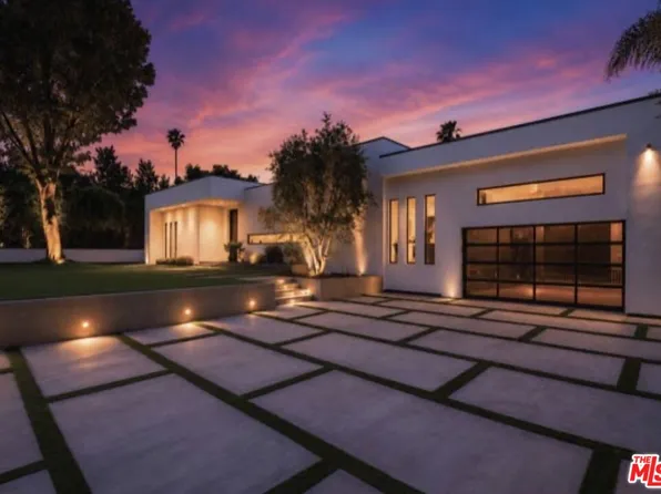 20141 Wells Dr, Woodland Hills, CA 91364