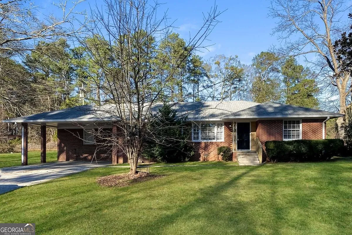 3 bed, 1.5 bath, 1847 sqft, $2,300 — Photo 1