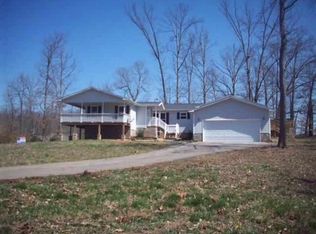 340 Sandalwood Ln, Dandridge, TN 37725