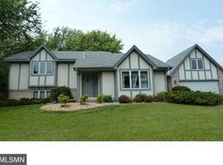 17031 Honeysuckle Ln, Eden Prairie, MN 55346