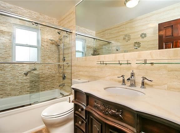 Fabulous hall bathroom