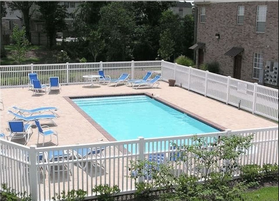 1st image of 900 Dean Lee Dr APT 205