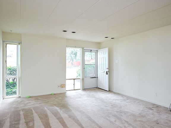 2nd image of 2529 Huntington Ave #10