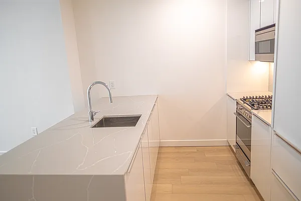 Rented by Metro Loft Management | media 2