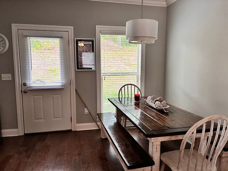 424 Walker Cir — Photo 9