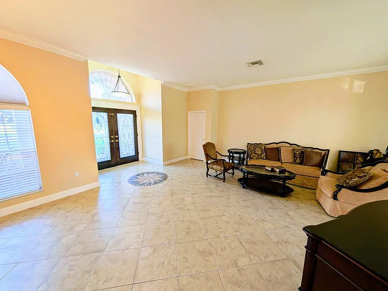 5667 Wellington Ct — Photo 9